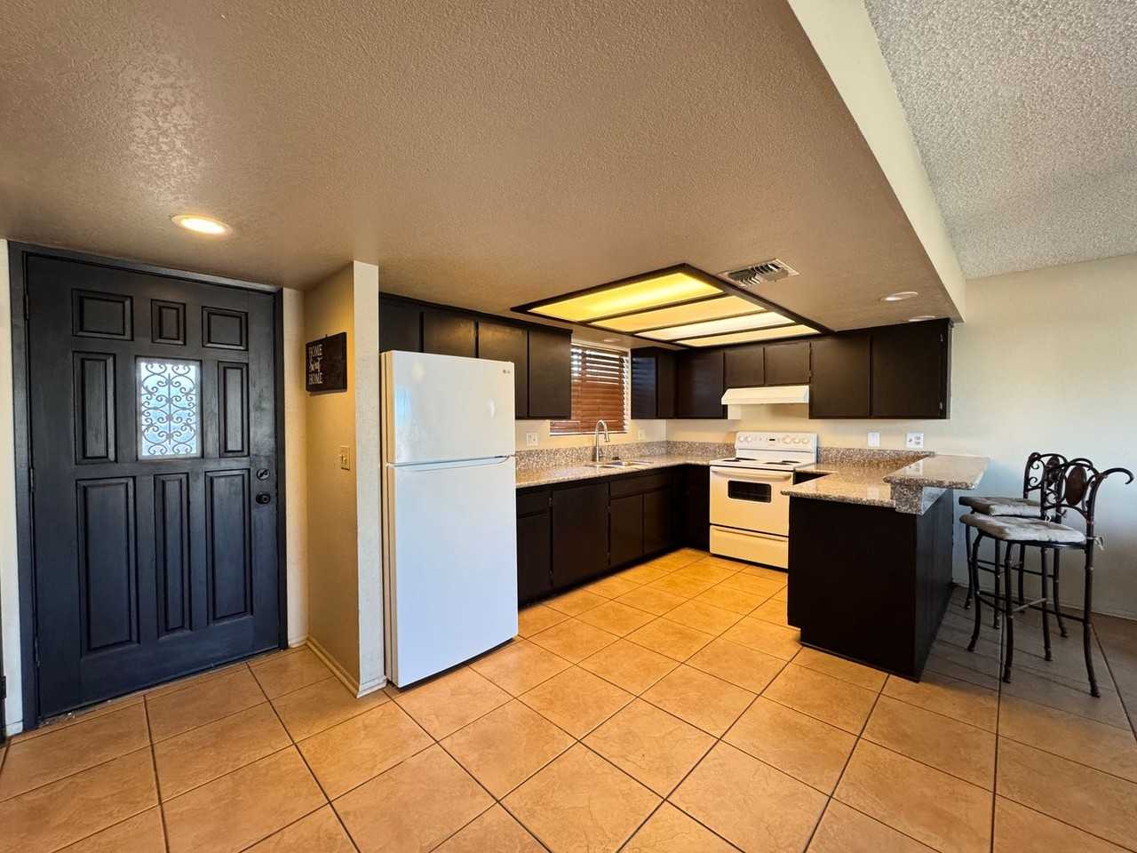 2578 Country Club Dr #2 - Photo 4 of 25