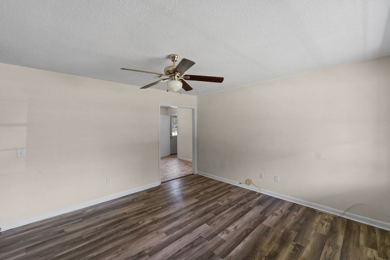 234 Deerwood Dr - Photo 7 of 41