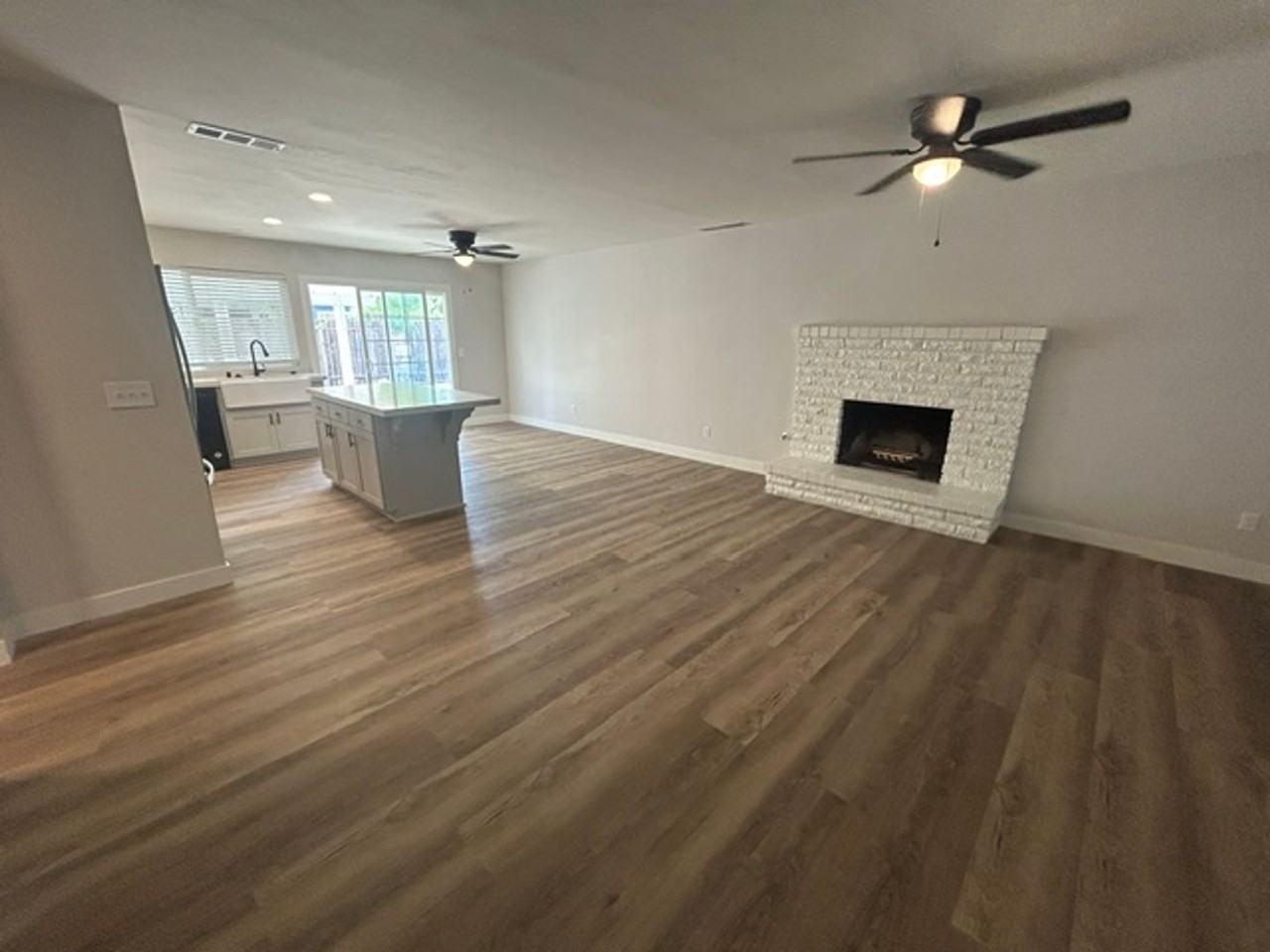 1928 S Bollinger St - Photo 2 of 19