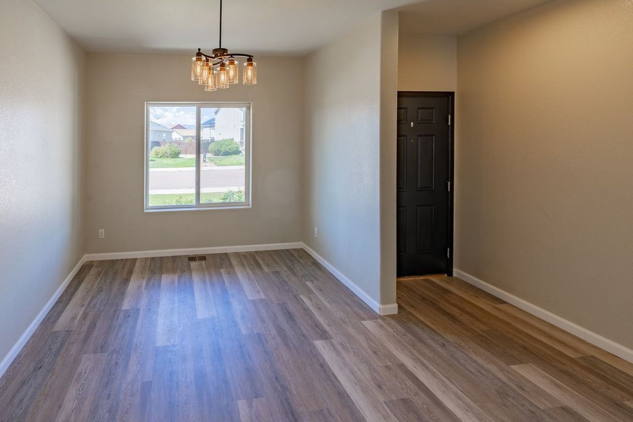 10186 Intrepid Way - Photo 6 of 25