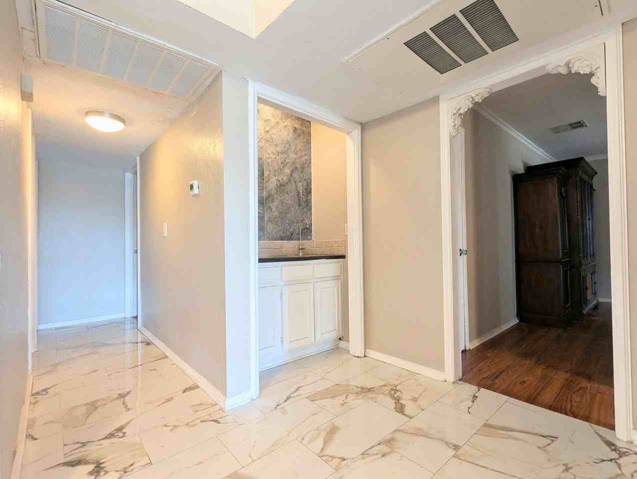 5916 N Pennsylvania Ave - Photo 5 of 22