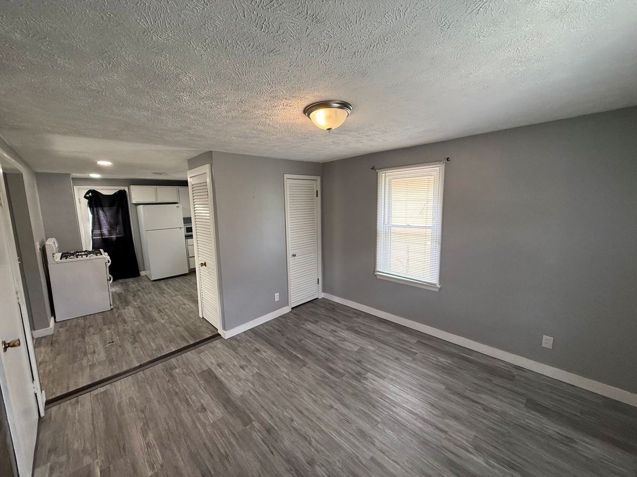 190 E Mapledale Ave - Photo 6 of 11