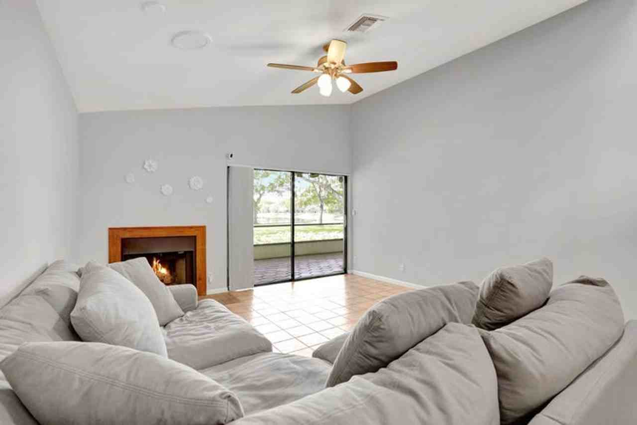 22312 Whistling Pines Ln - Photo 5 of 18