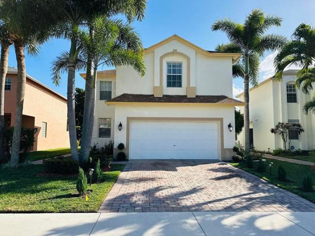5780 Azalea Cir - Photo 2 of 10