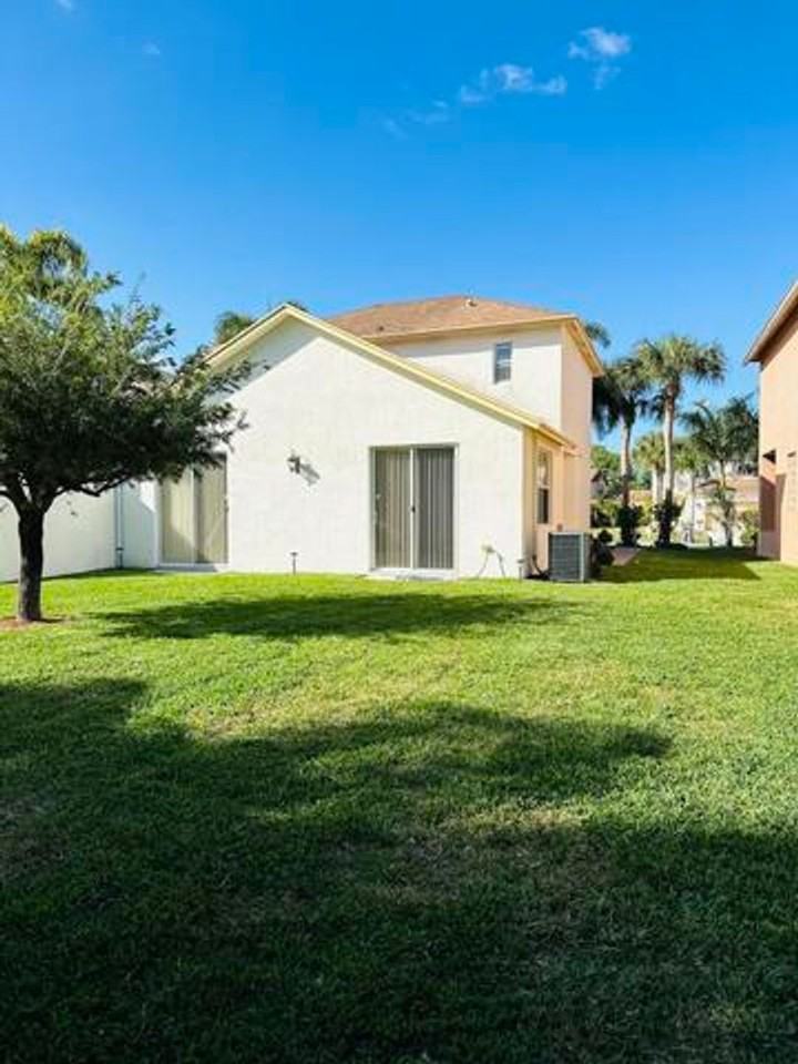5780 Azalea Cir - Photo 4 of 10