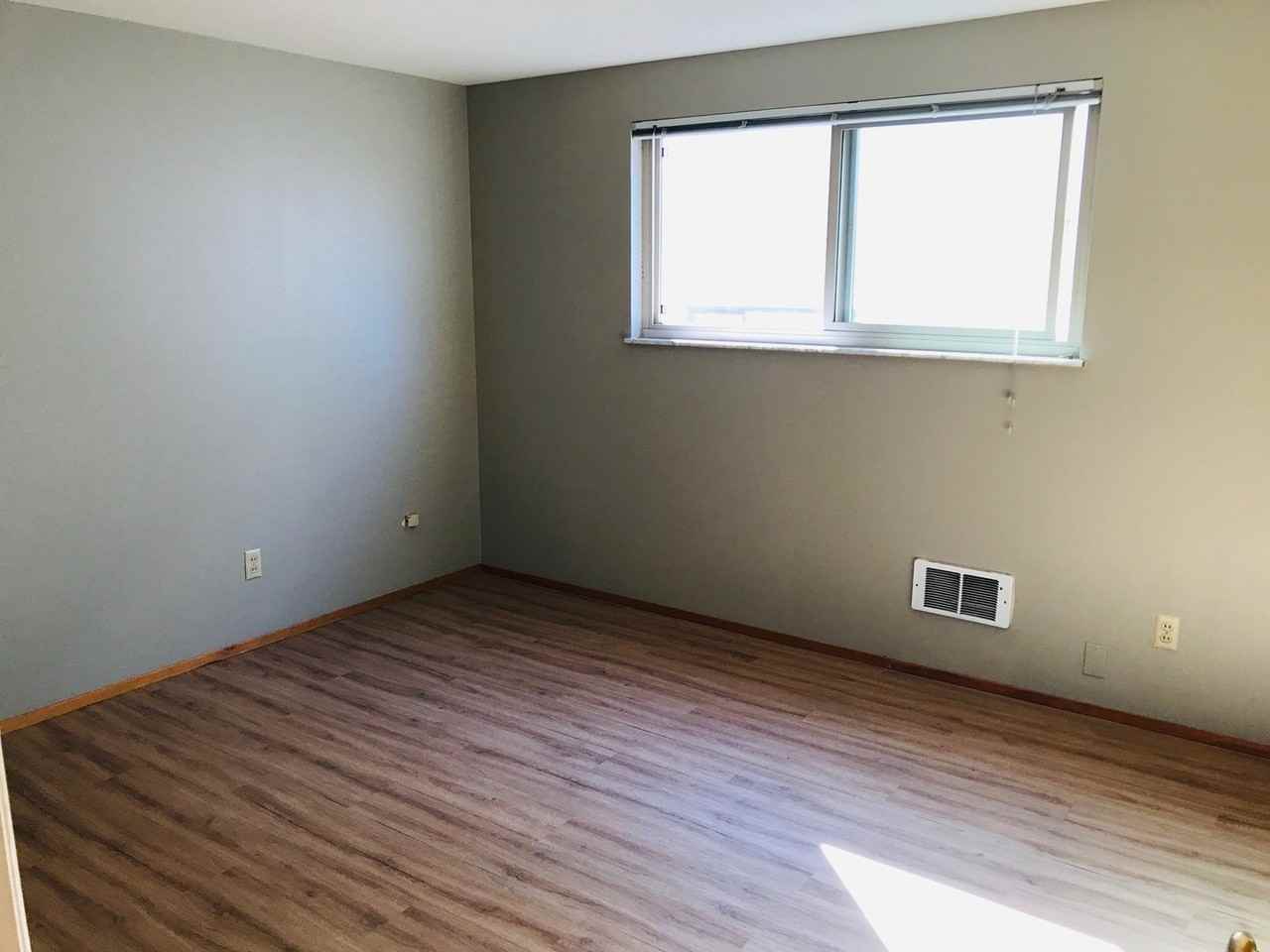 2210 Minor Ave E - Photo 6 of 16