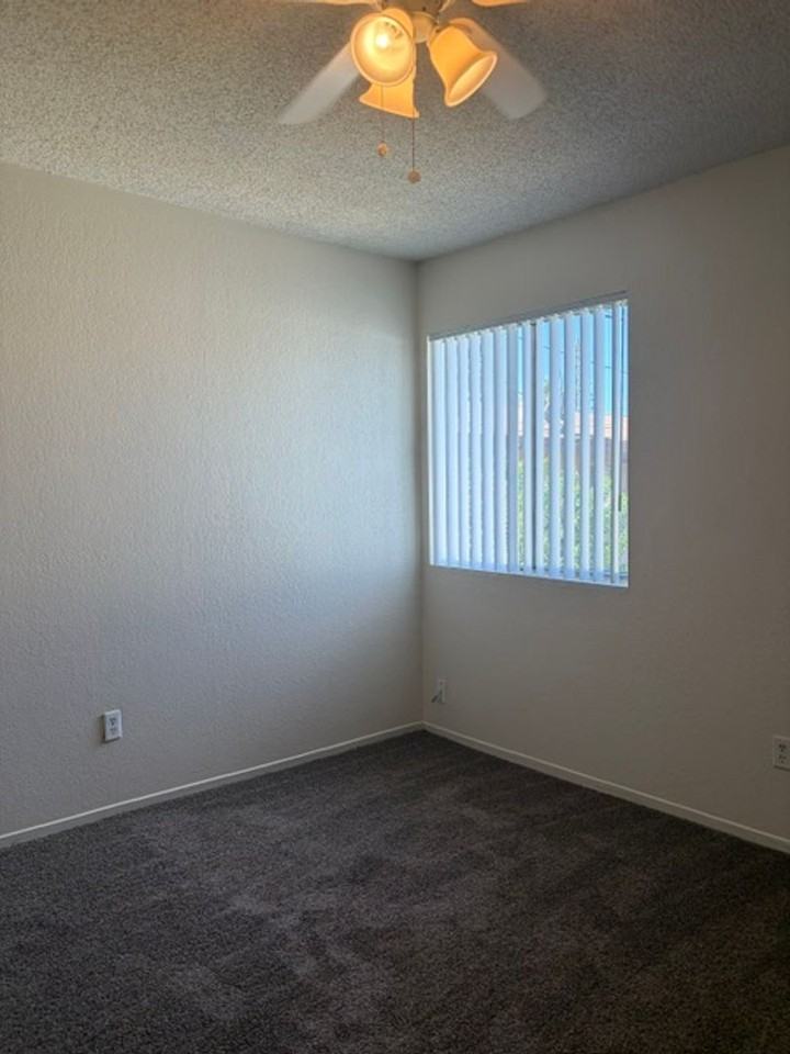 2323 Chester Ln #16 - Photo 5 of 8