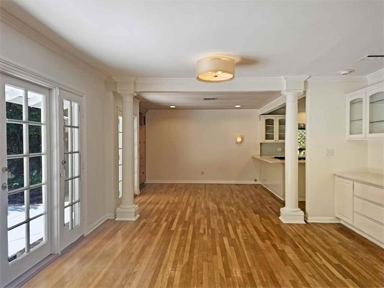 5624 Graves Ave - Photo 5 of 12