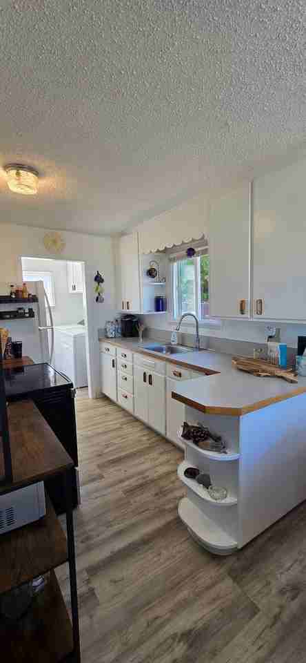 1818 W 5th St - Photo 7 of 34