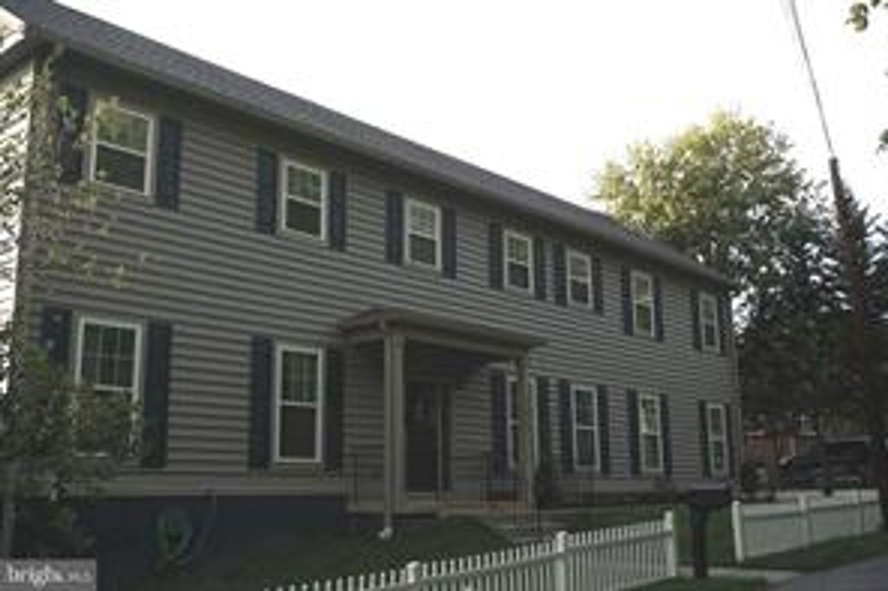 208 Bryan Ave - Photo 2 of 32