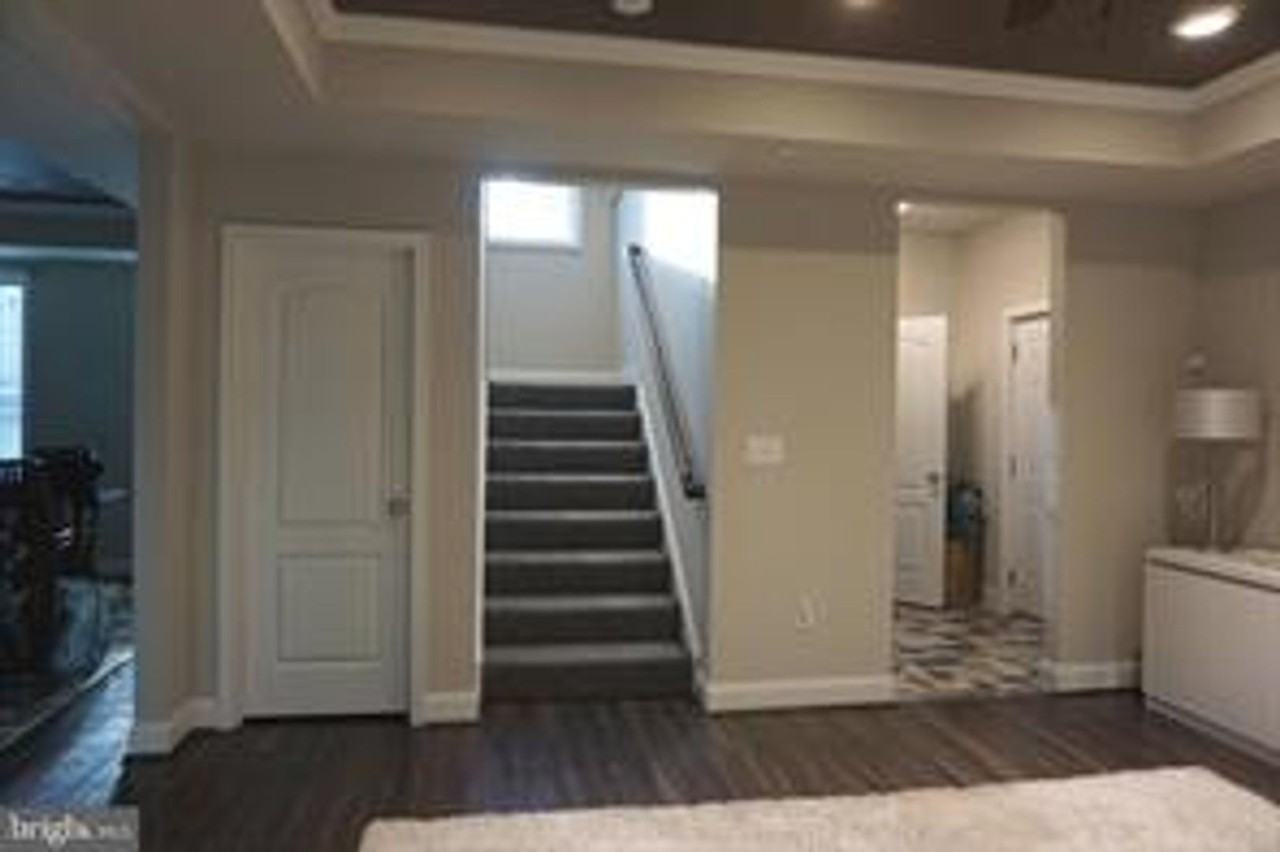 208 Bryan Ave - Photo 7 of 32