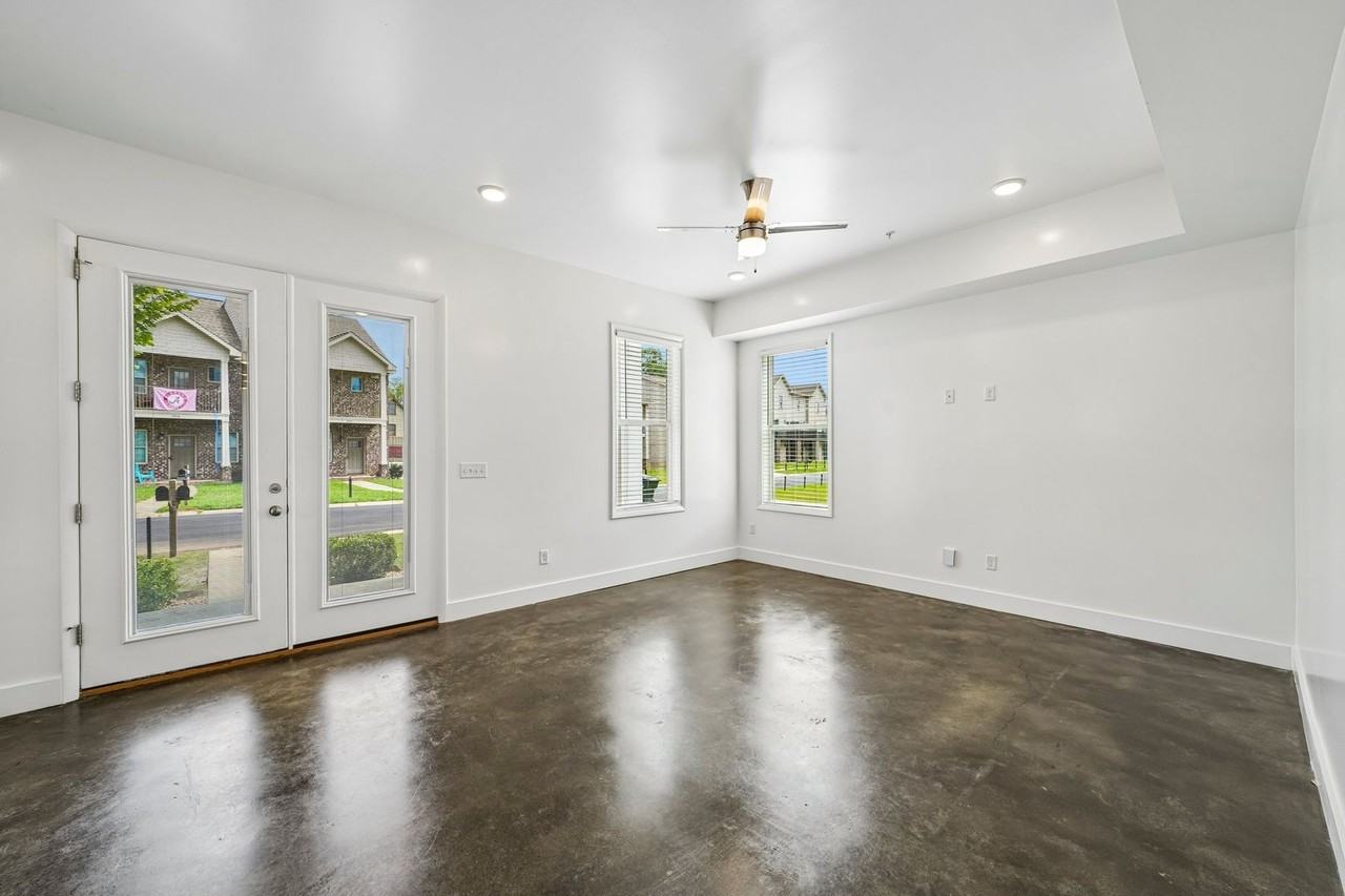 501 Wesley Place - Photo 3 of 34