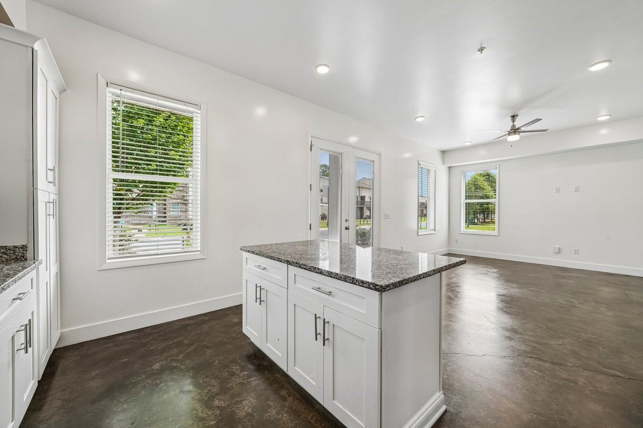 501 Wesley Place - Photo 4 of 34