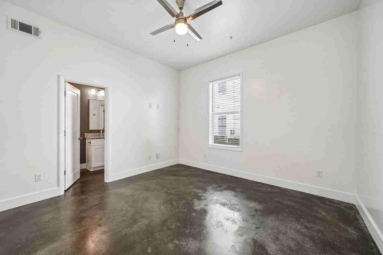501 Wesley Place - Photo 6 of 34