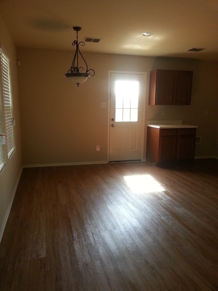 10565 Flagstaff Run - Photo 4 of 16