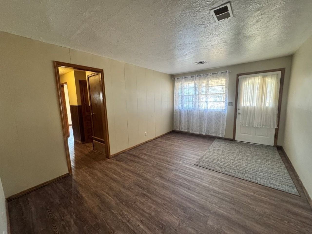 2729 Sw 82nd St - Photo 2 of 13