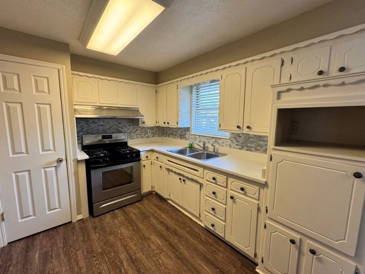 2729 Sw 82nd St - Photo 6 of 13