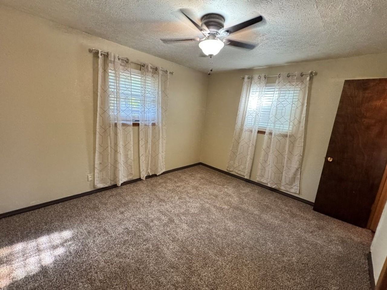 2729 Sw 82nd St - Photo 7 of 13