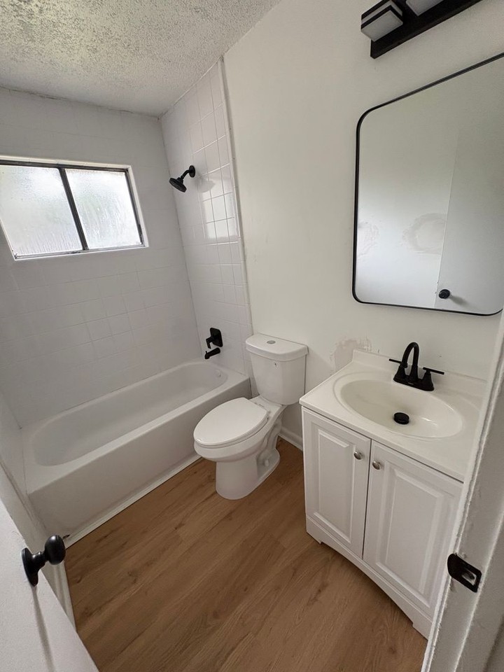 5216 Westchase Ct #2 - Photo 7 of 8