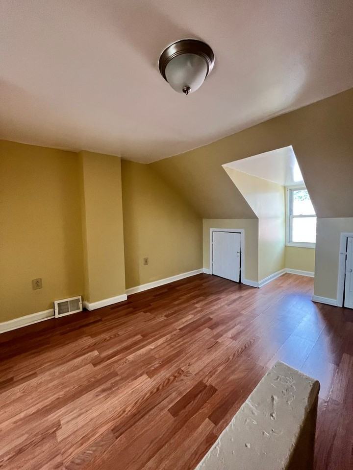 616 Birch St - Photo 3 of 7