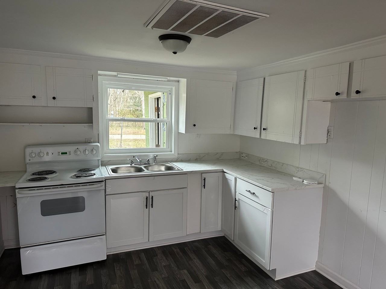 102 Brenda B Ln - Photo 5 of 13