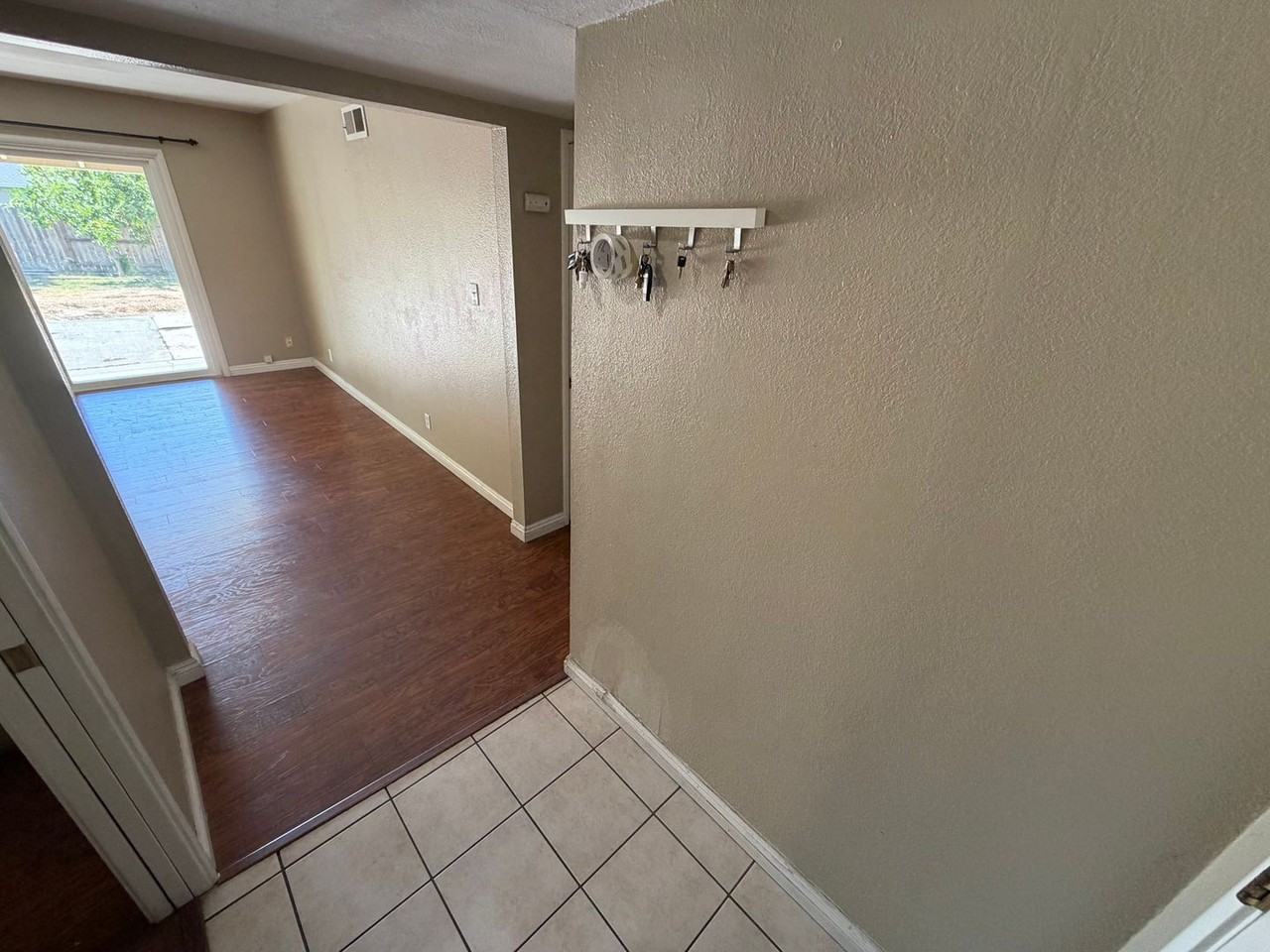 4752 Crestview Dr - Photo 6 of 50