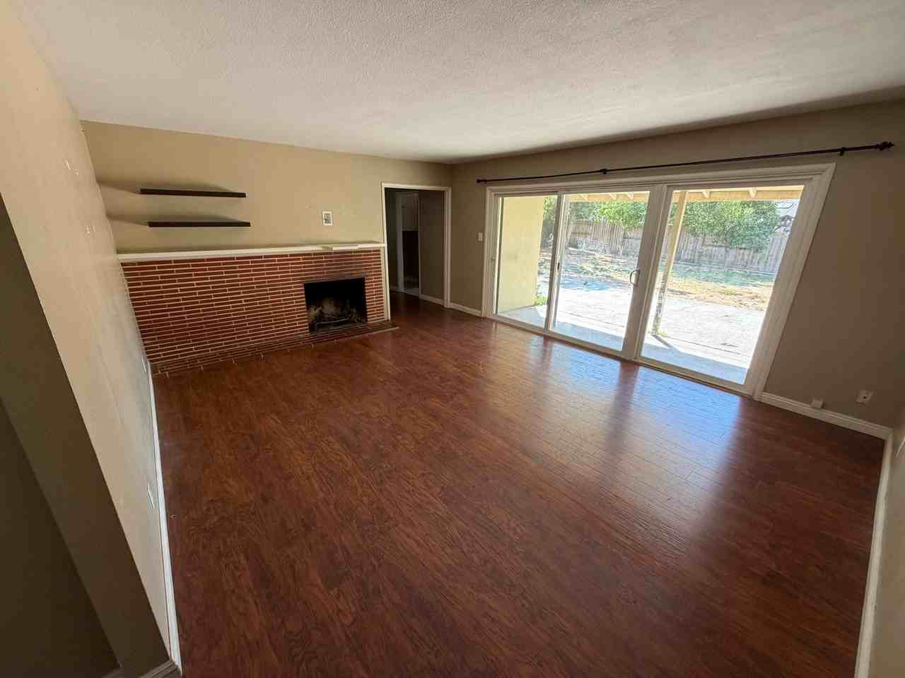 4752 Crestview Dr - Photo 7 of 50