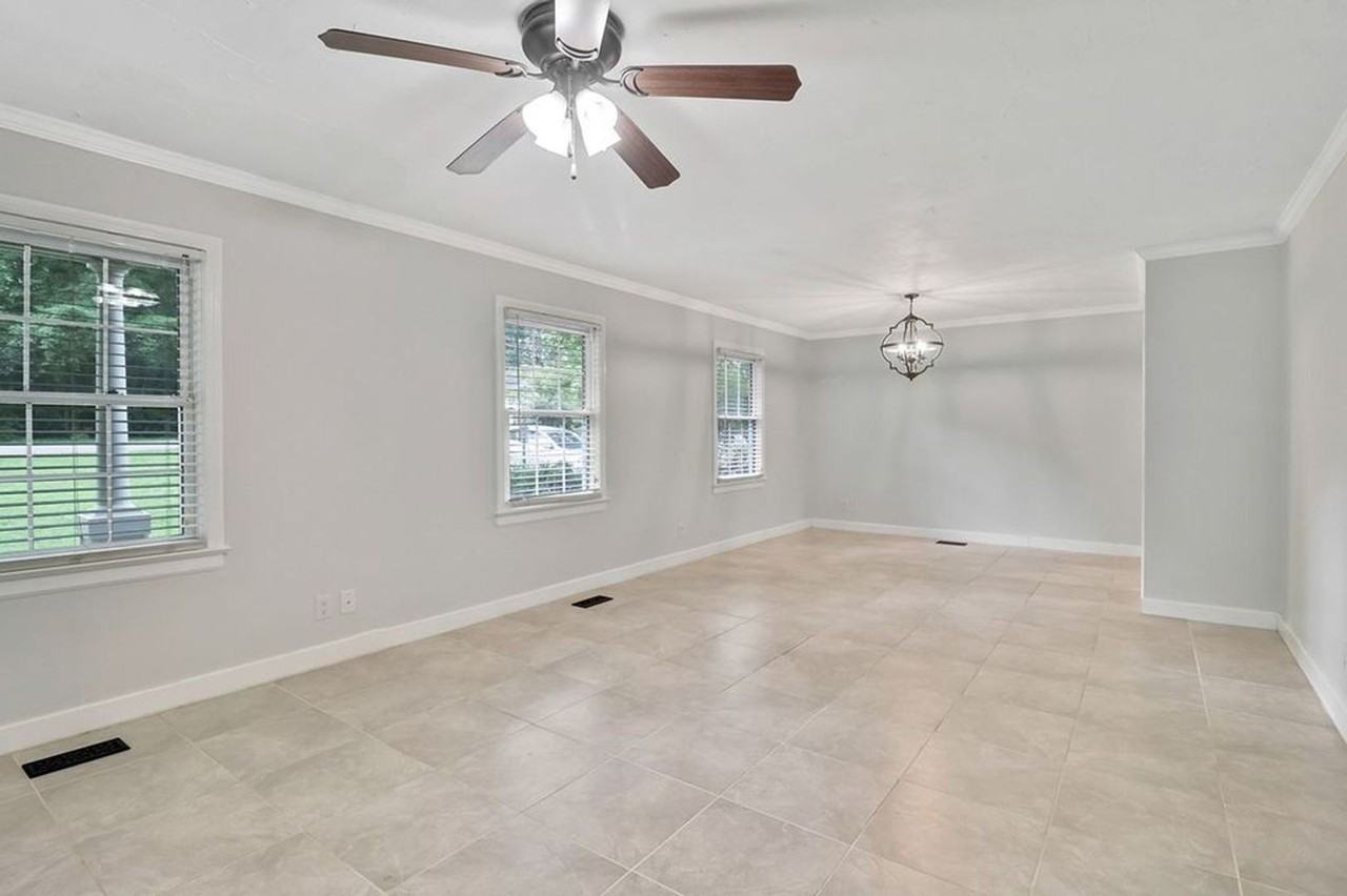 212 Pinewood Dr - Photo 2 of 30