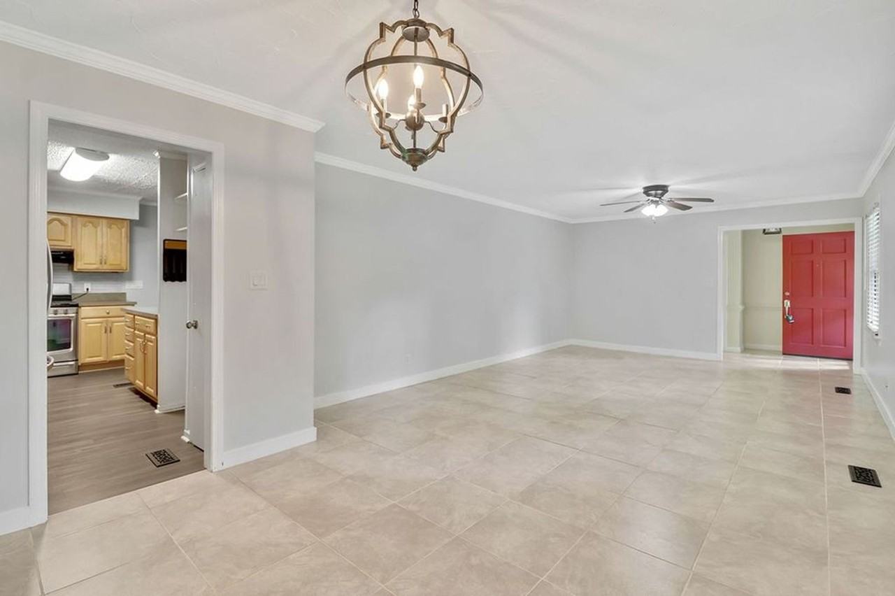 212 Pinewood Dr - Photo 3 of 30