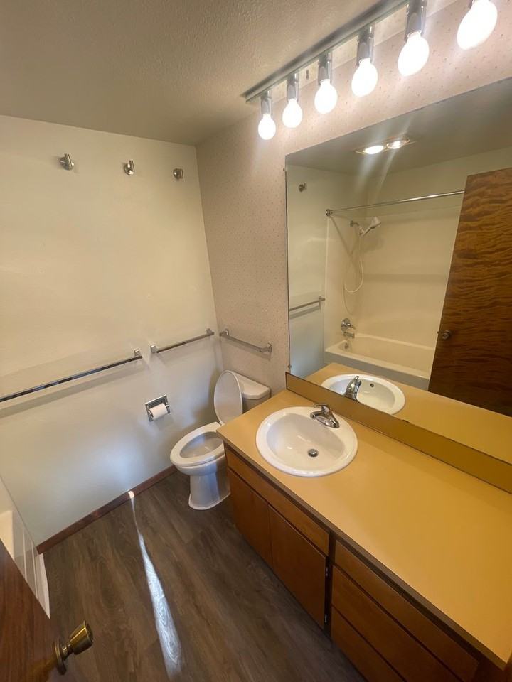 2205 Jefferson Ct Se - Photo 5 of 16