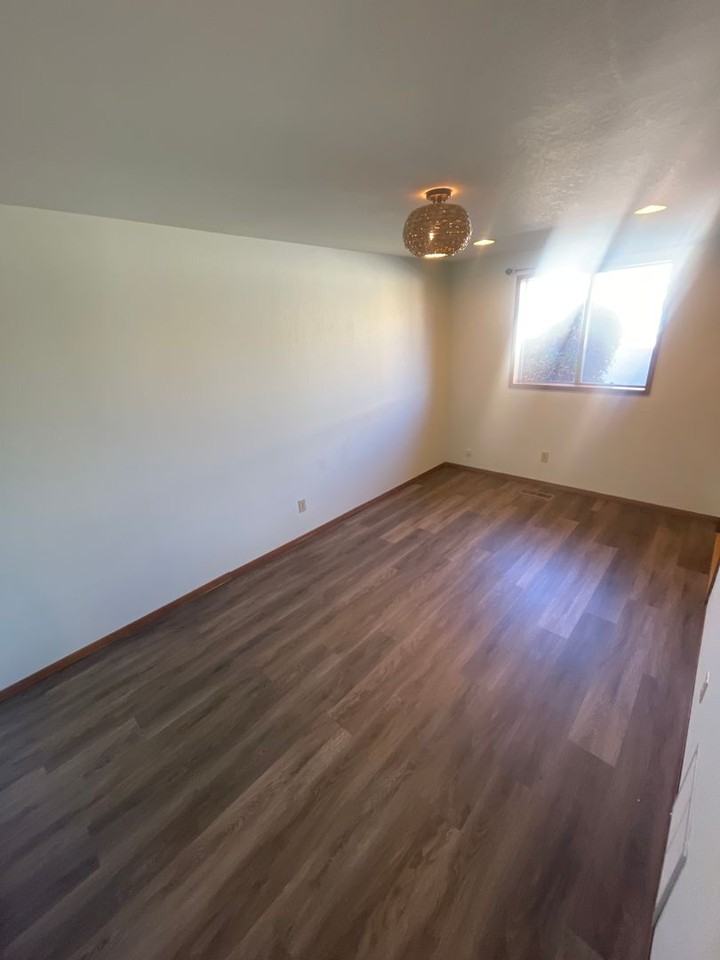 2205 Jefferson Ct Se - Photo 6 of 16