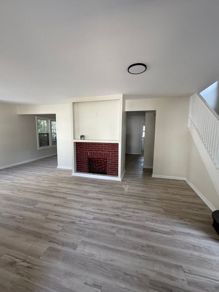 34 W Bruce Ave - Photo 2 of 12