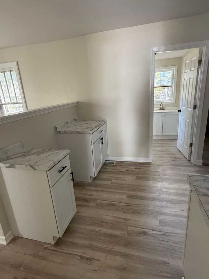 34 W Bruce Ave - Photo 4 of 12