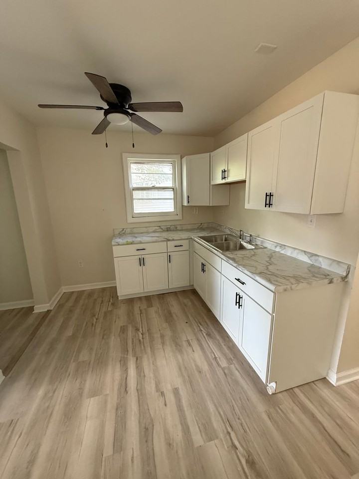34 W Bruce Ave - Photo 5 of 12