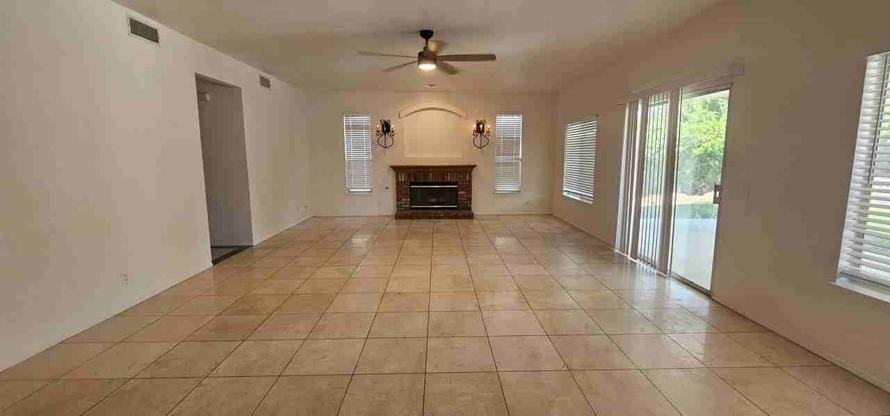 7229 Ojai Dr - Photo 5 of 30