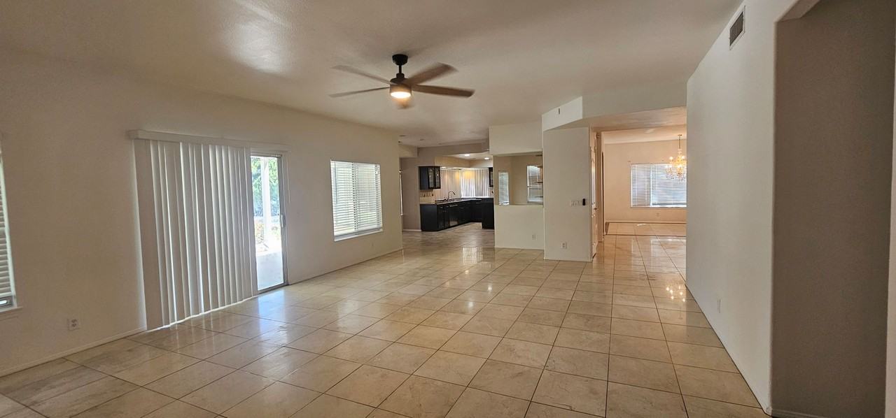 7229 Ojai Dr - Photo 6 of 30