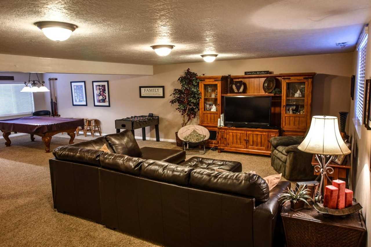 1157 W 120 N - Photo 2 of 19