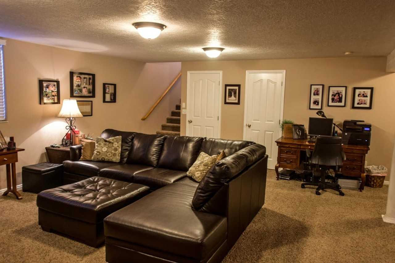 1157 W 120 N - Photo 4 of 19