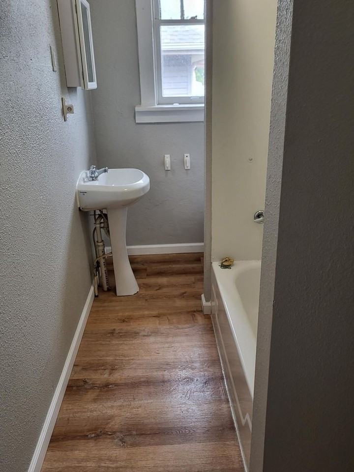 2446 State St - Photo 3 of 9