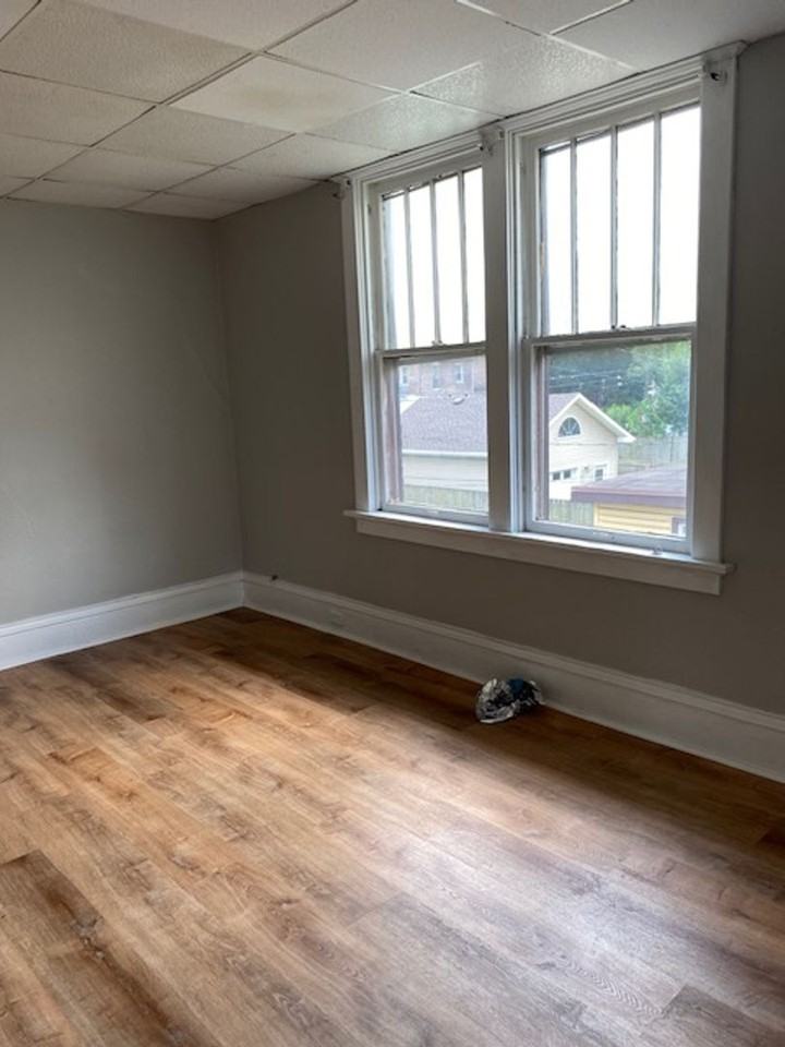 2446 State St - Photo 6 of 9