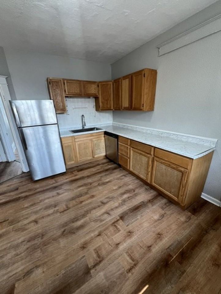 2446 State St - Photo 7 of 9