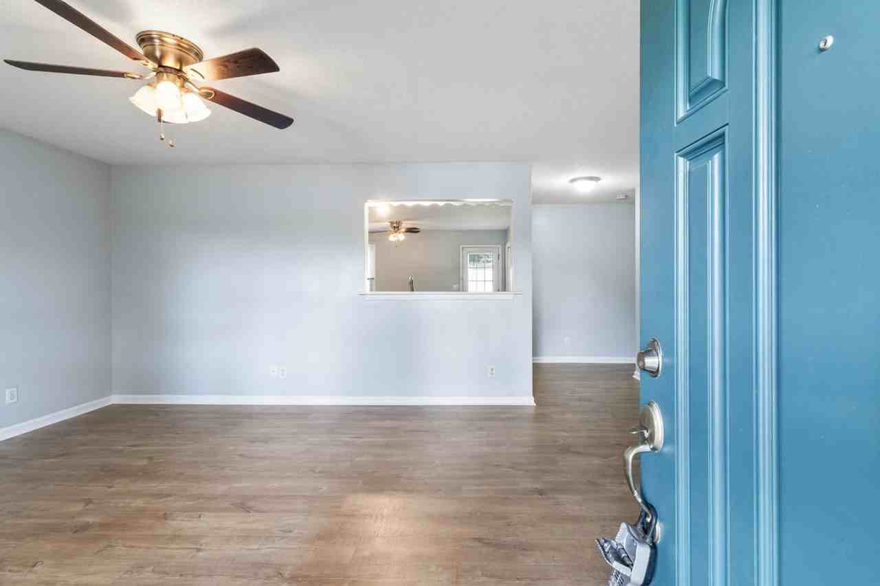 737 W Creek Dr - Photo 4 of 22
