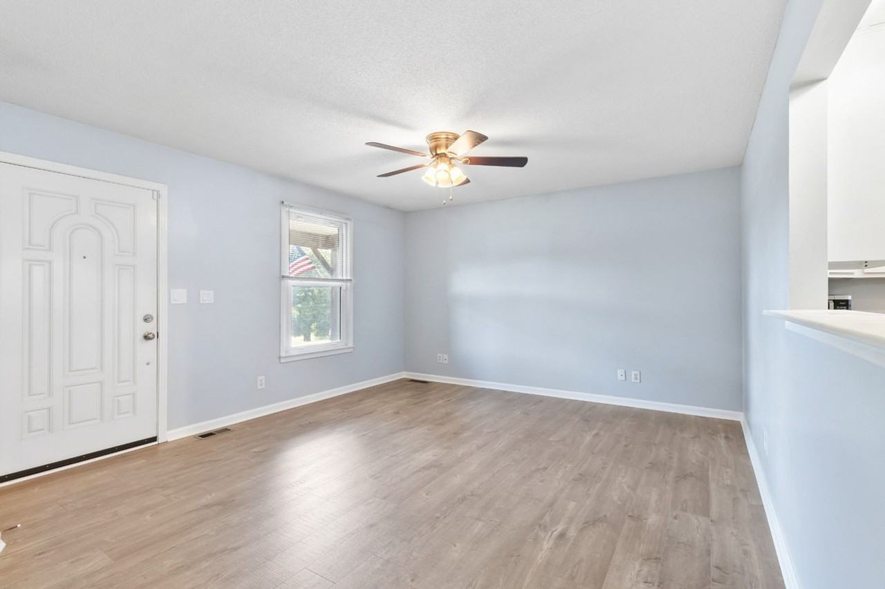 737 W Creek Dr - Photo 5 of 22