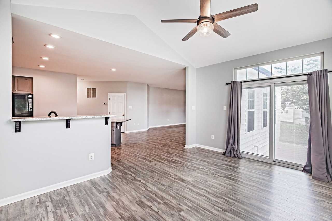 917 Benalli Dr - Photo 6 of 28