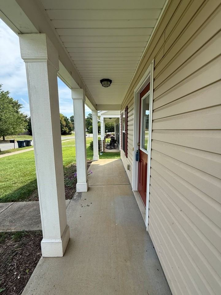 12421 Stumptown Rd - Photo 5 of 17