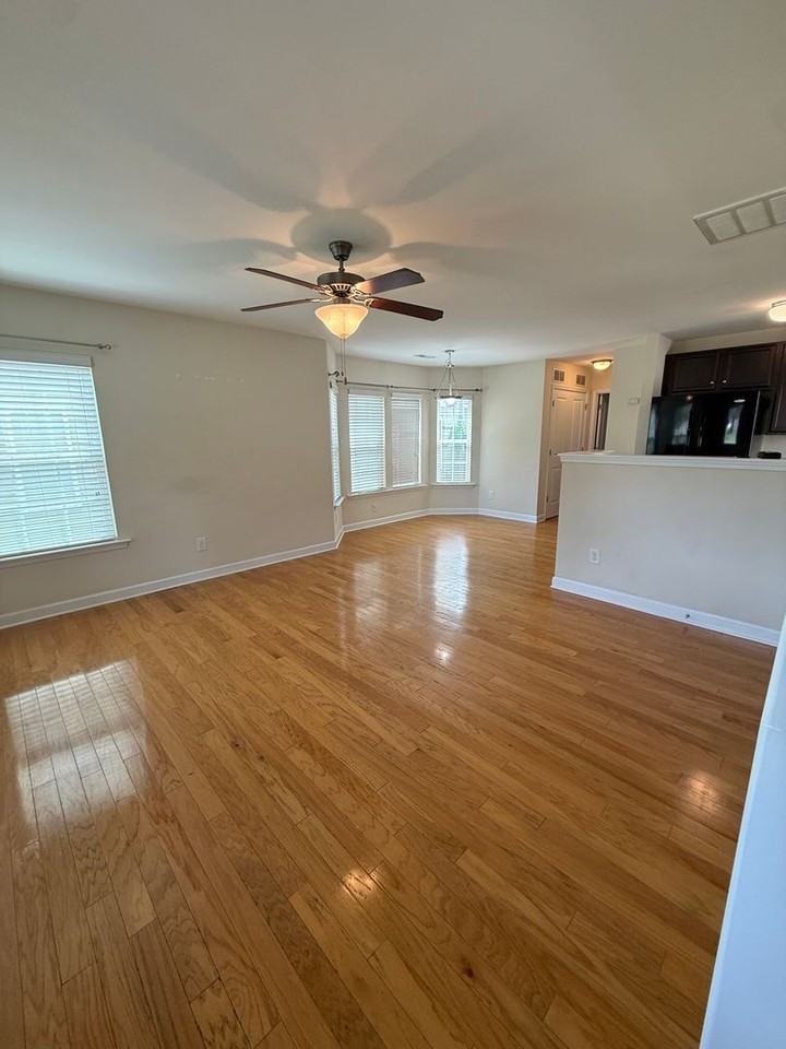 12421 Stumptown Rd - Photo 6 of 17