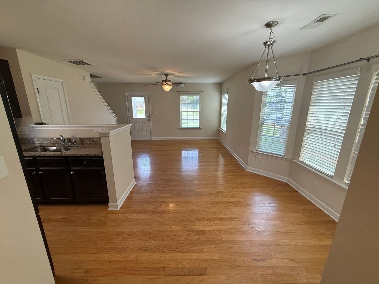 12421 Stumptown Rd - Photo 7 of 17