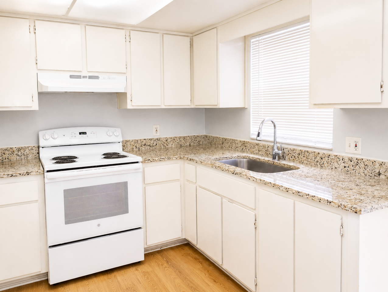 1273 Sylvia Ave - Photo 7 of 11