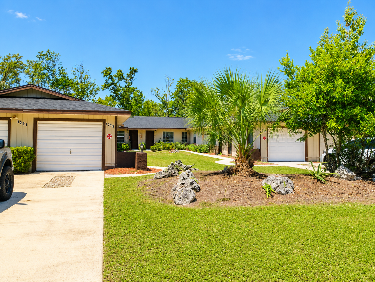1275 Sylvia Ave - Photo 4 of 12
