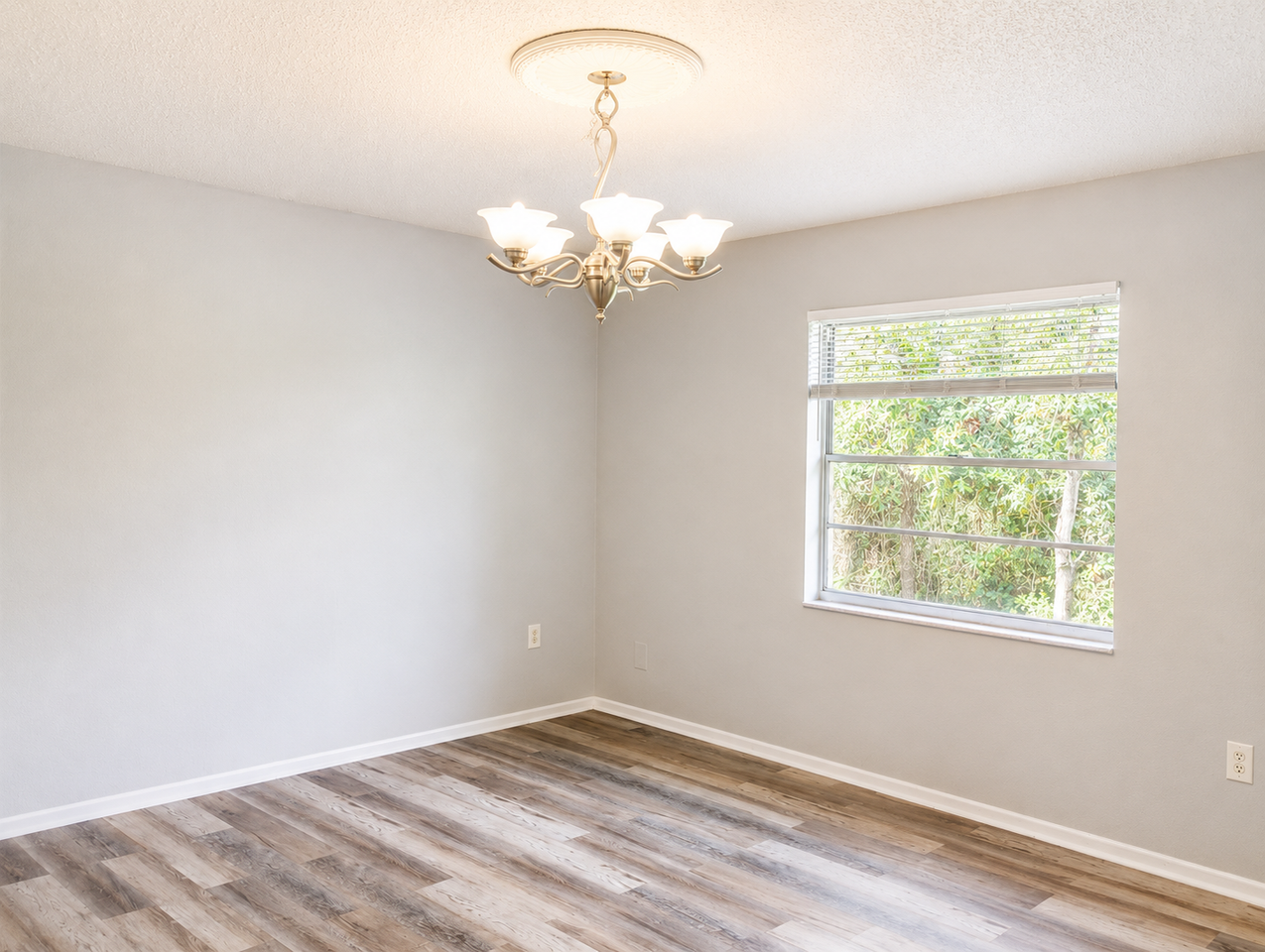 1275 Sylvia Ave - Photo 7 of 12